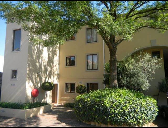 2 BEDROOM PROPERTY TO RENT IN BENMORE GARDENS